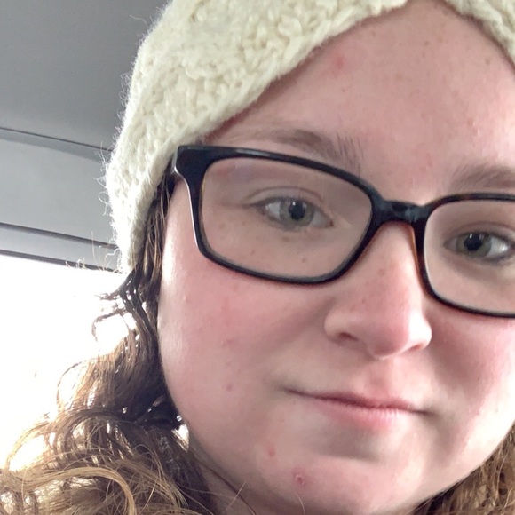 Meet your Posher, Emily - Picture 1 of 1